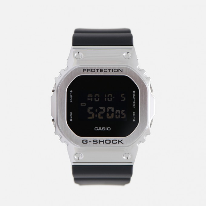 Наручные часы CASIO G-SHOCK серебряный, Размер ONE SIZE GM-5600-1